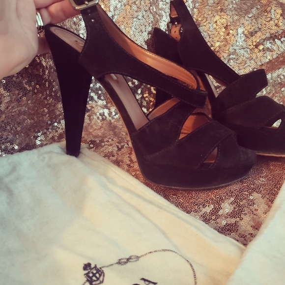 Prada Heels - Picture 7 of 8